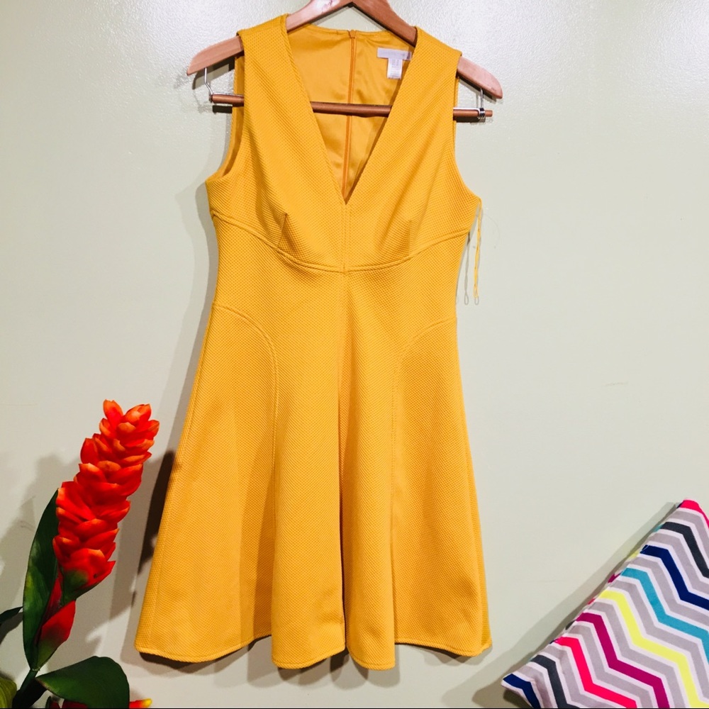 Beautiful London times Yellow Dress size 6